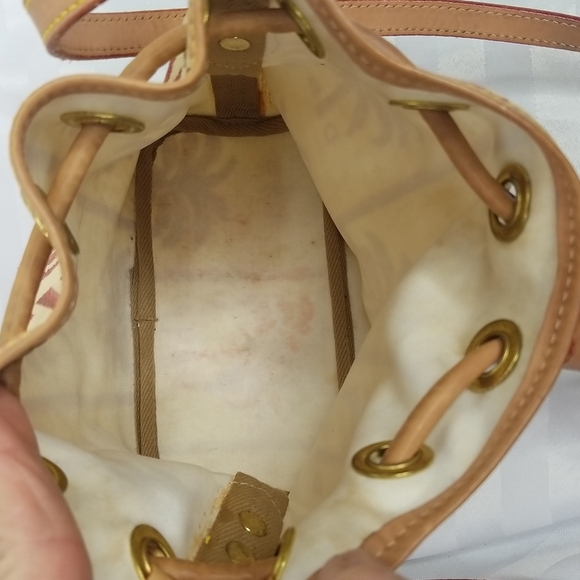 DOONEY & BOURKE SMALL LEATHER CINCH TOP BUCKET BAG WITH PALM TREES (RARE FIND ) - Picture 6 of 9